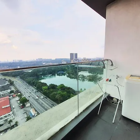 Pj The Grand By Skylimit Suites Petaling Jaya Room photo