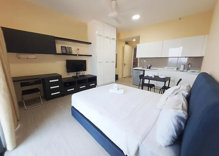 Pj The Grand By Skylimit Suites