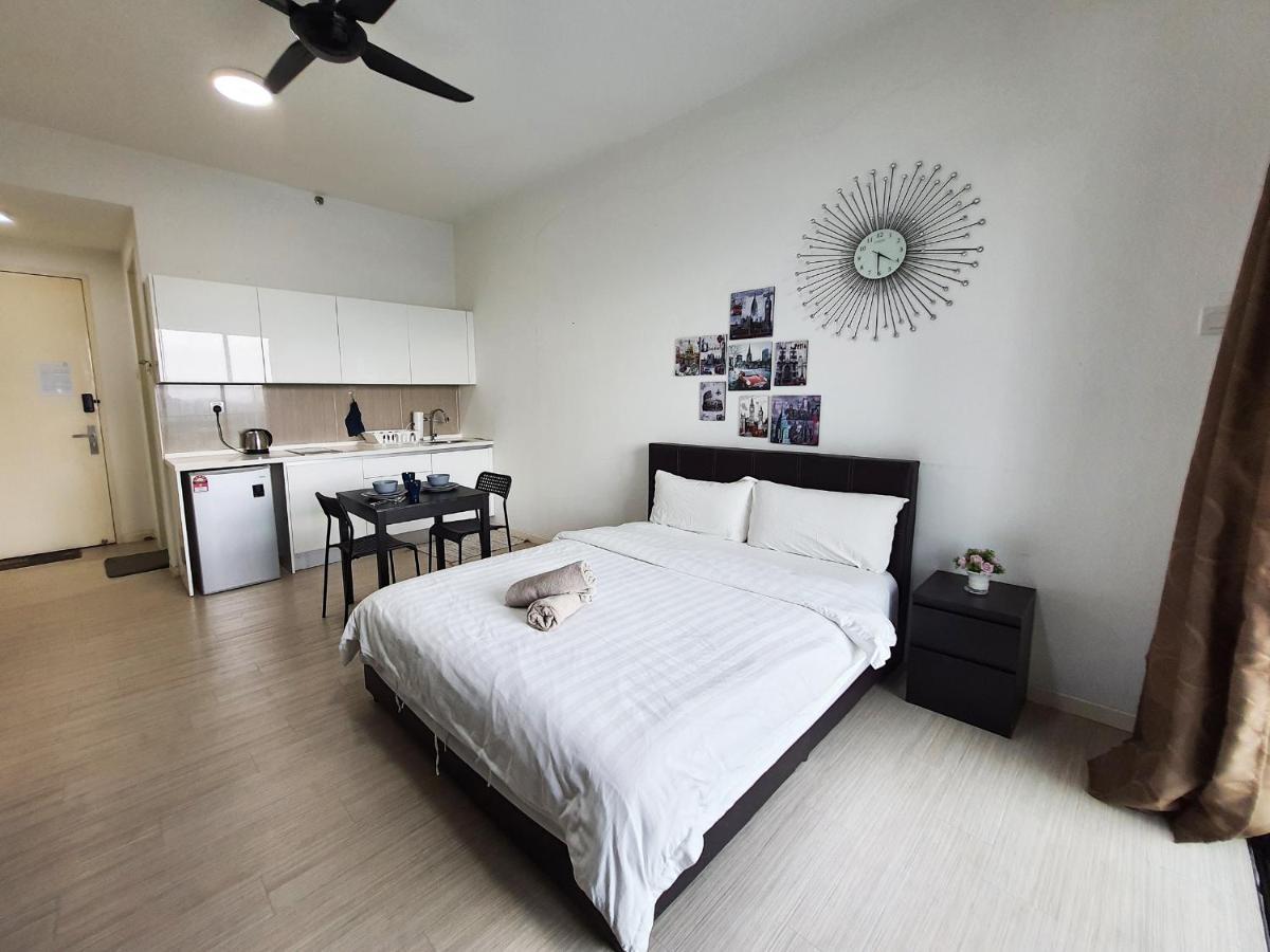 Apartment Pj The Grand By Skylimit *