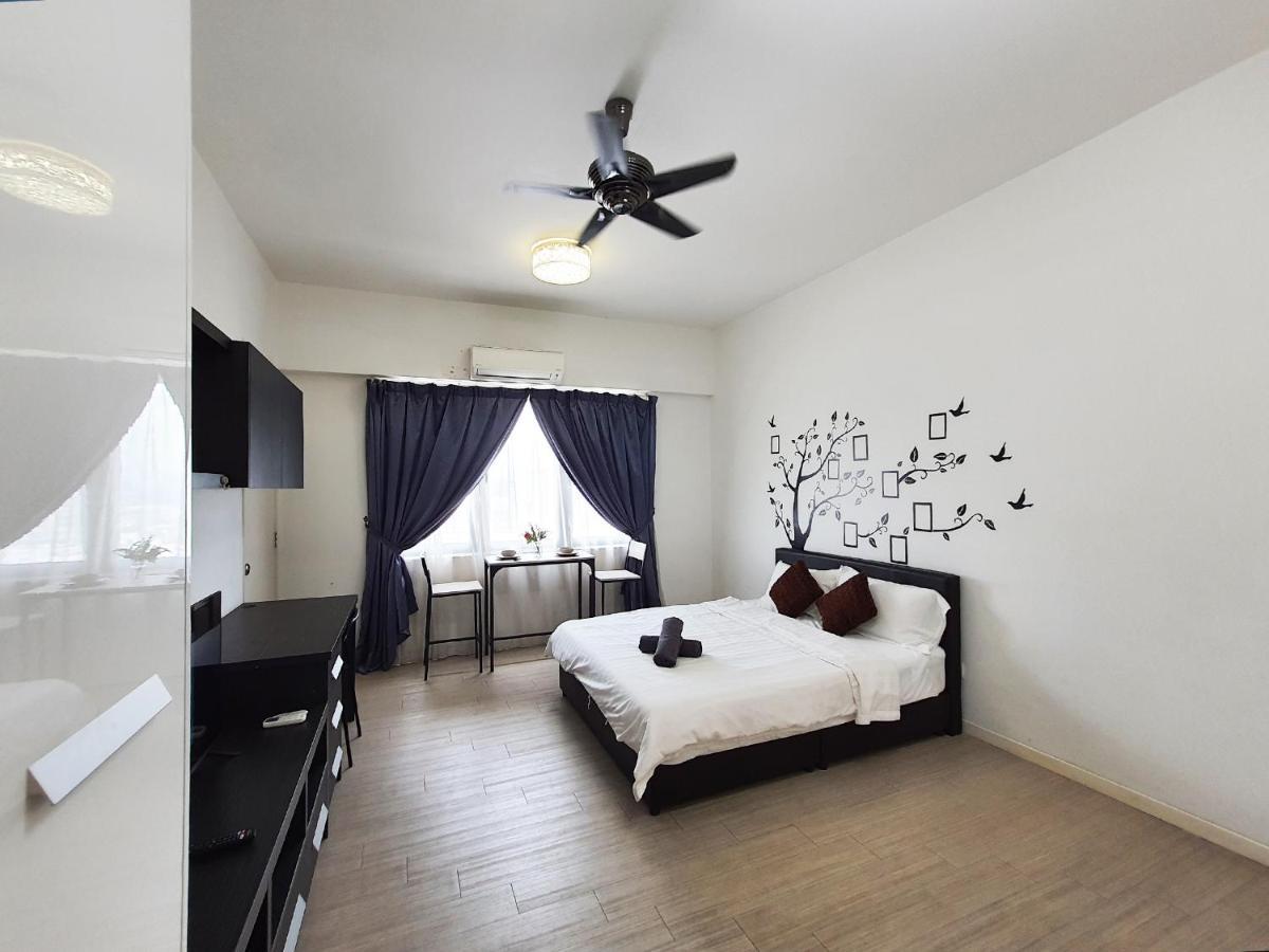 Pj The Grand By Skylimit Apartment