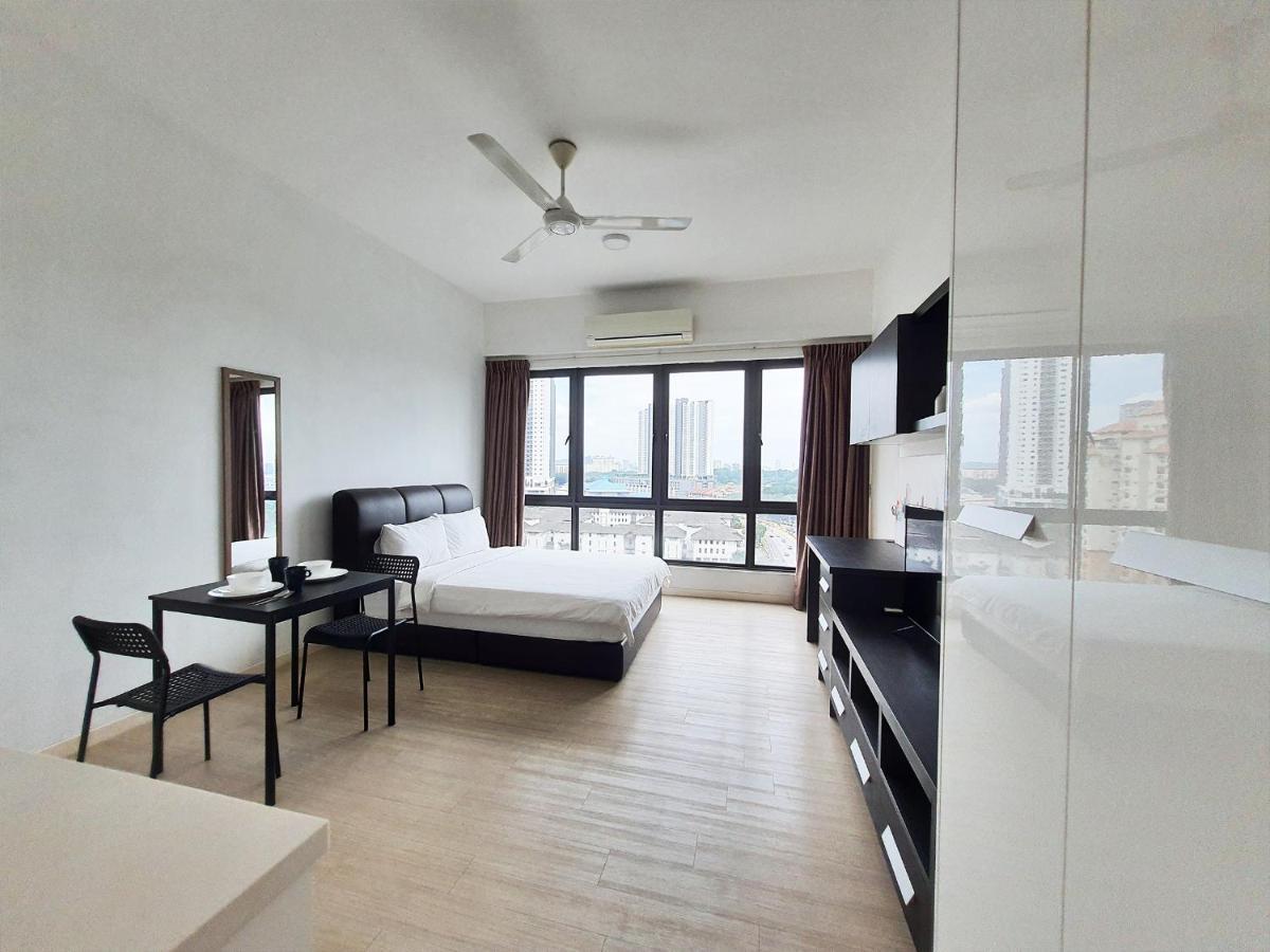 Pj The Grand By Skylimit Apartment