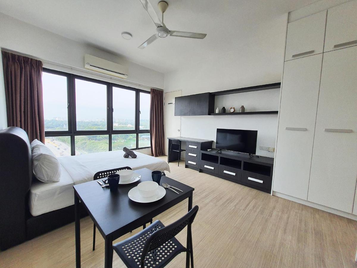 Pj The Grand By Skylimit Apartment